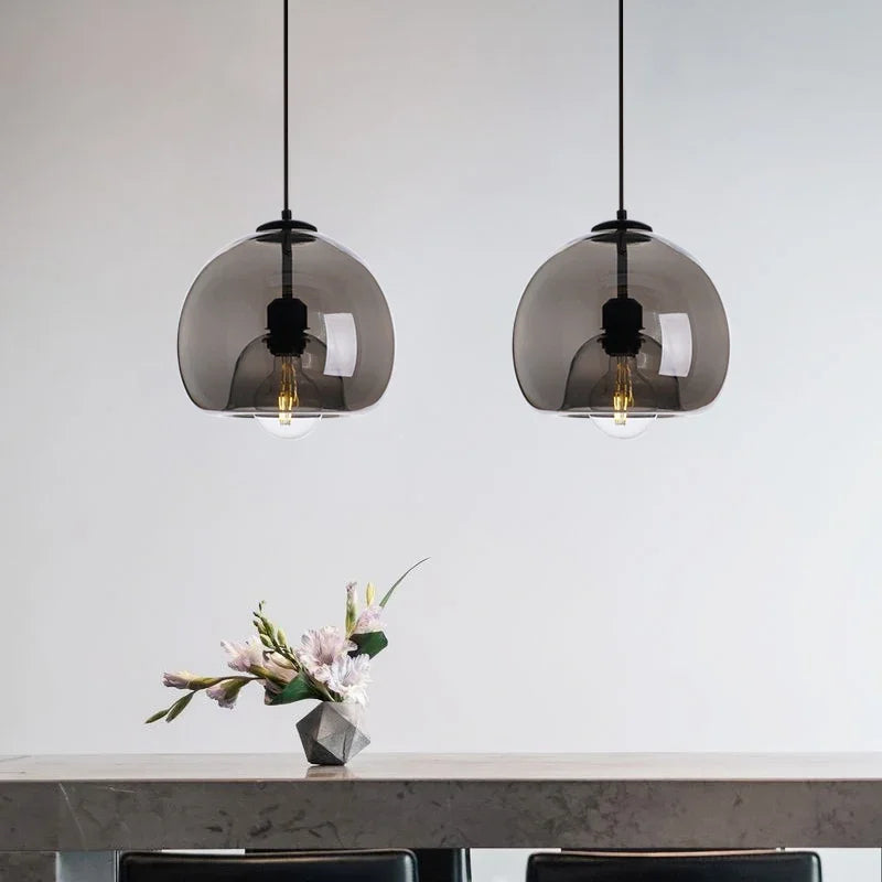 Suspension design boule nordique en verre fumé - vue 2 sur 8