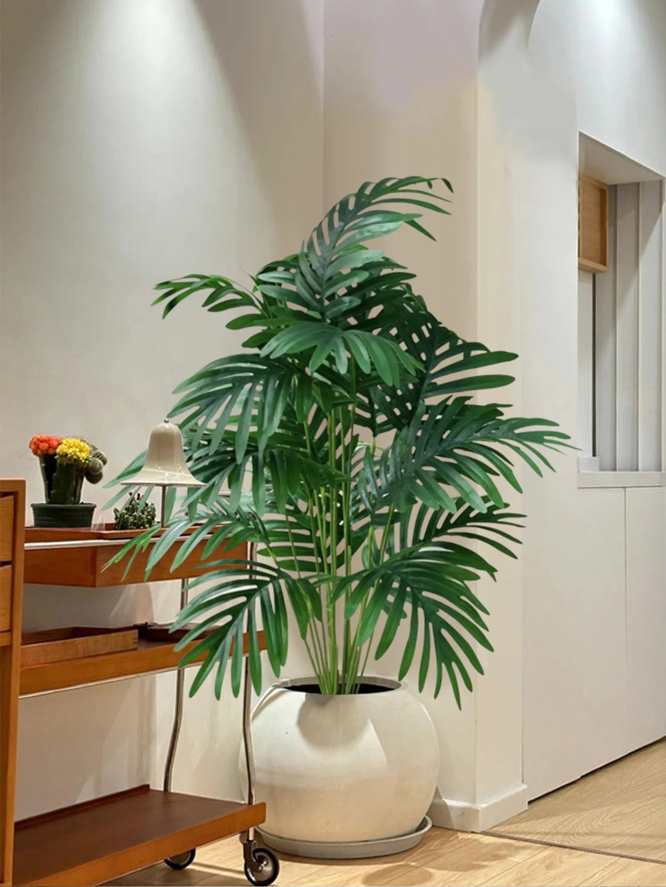 palmier artificiel avec feuilles tropicales pour décoration intérieure - vue 2 sur 8