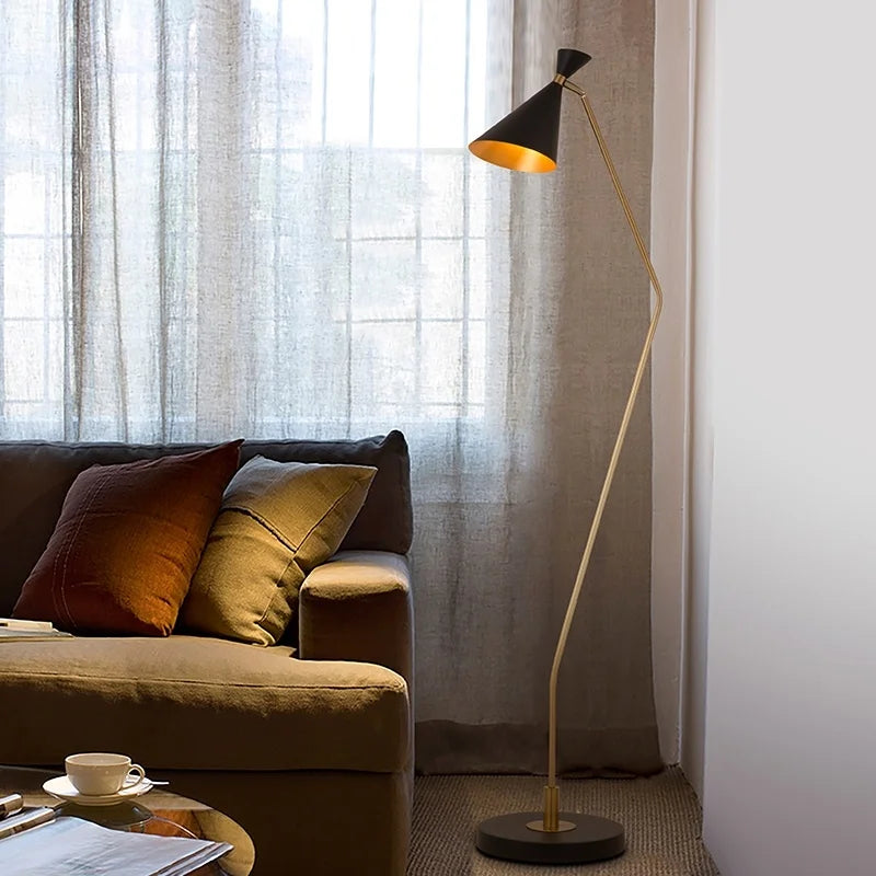 lampadaire postmodern minimaliste en fer pour coin vestiaire - vue 4 sur 8