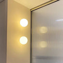 lampe boule de verre moderne avec base dissimulée pour divers usages