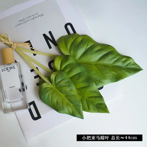 bouquet de feuilles monstera et bananier décoration intérieure mariage - vue 10 sur 10