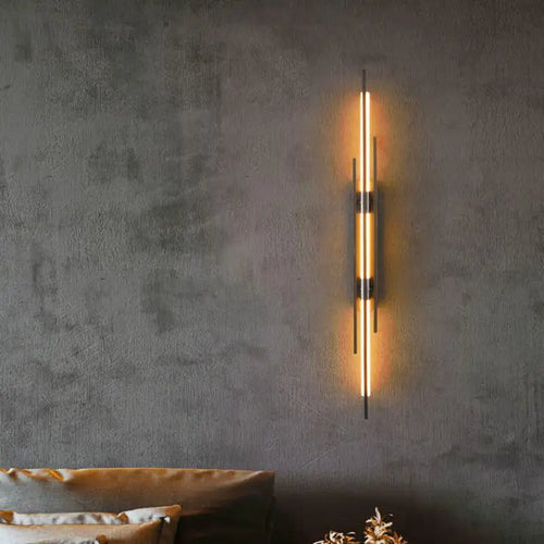 applique murale verticale à led en fer design élégant pour intérieur - vue 2 sur 8