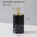 distributeur de savon et désinfectant pour les mains