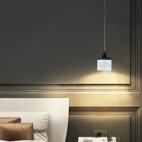 plafonnier led en résine transparente et métal noir style moderne - vue 5 sur 7