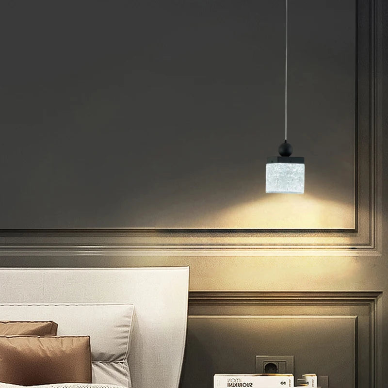 plafonnier led en résine transparente et métal noir style moderne - vue 4 sur 7