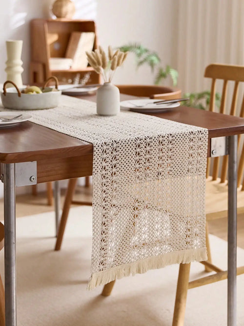 Chemin de table bohème nordique tissé avec pompons - vue 3 sur 5