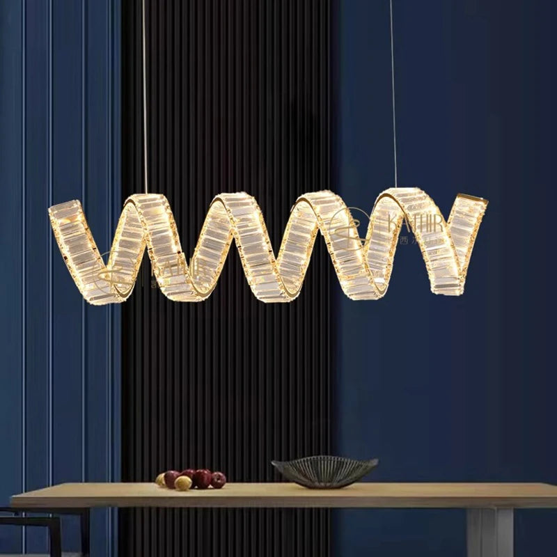 Lustre led spirale dorée au design moderne - vue 3 sur 7