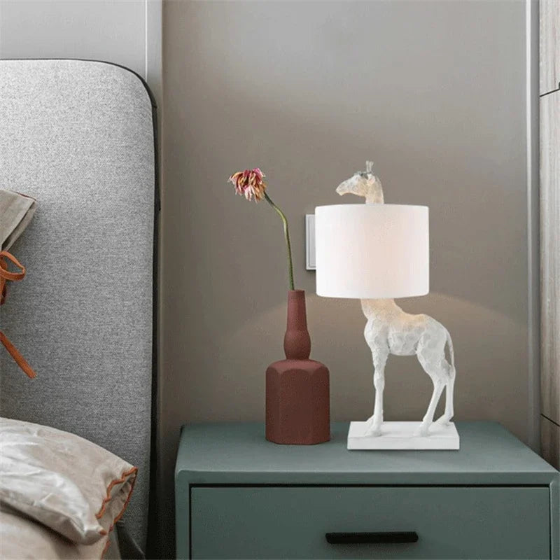 lampe de bureau design moderne girafe en résine éclairage créatif - vue 4 sur 8