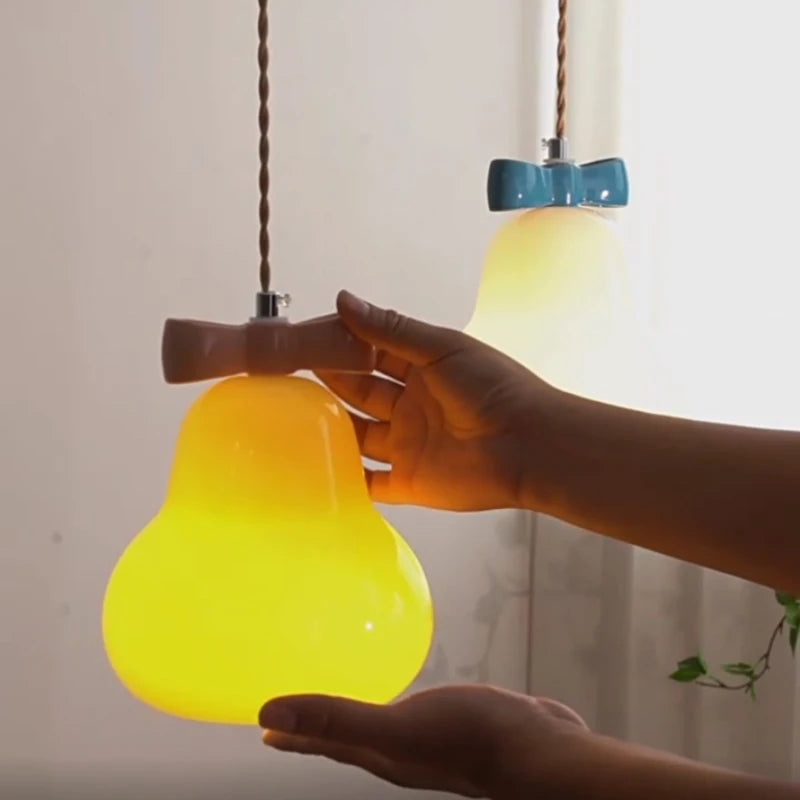 suspension en verre avec nœud rose pour chambre enfant - vue 3 sur 13