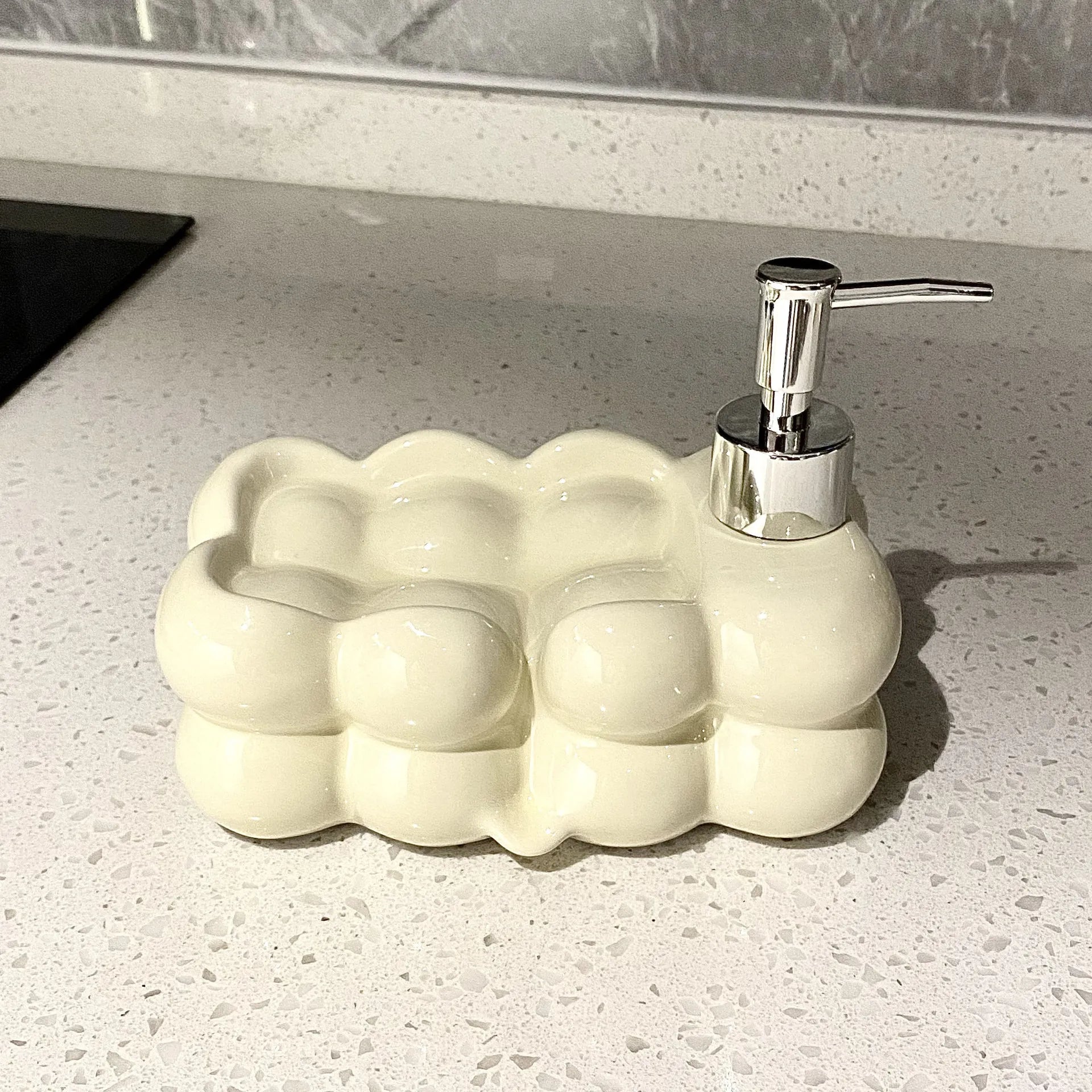 bouteille distributrice de lotion et désinfectant grand volume - vue 8 sur 8