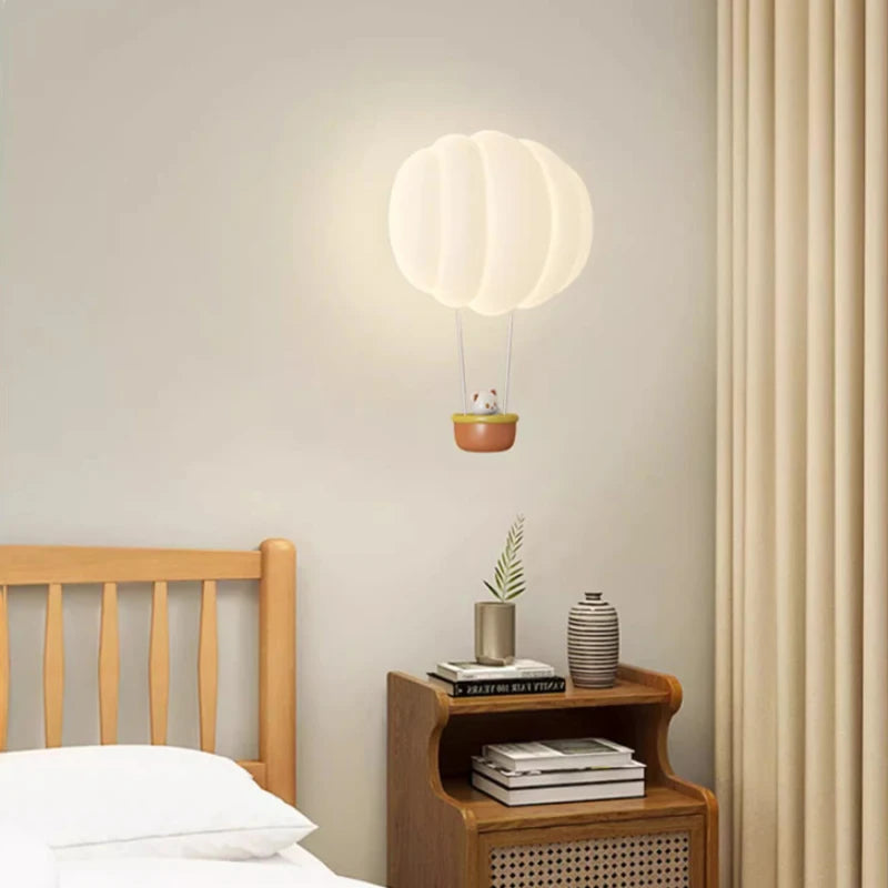applique murale moderne ours en montgolfière pour enfants - vue 4 sur 7