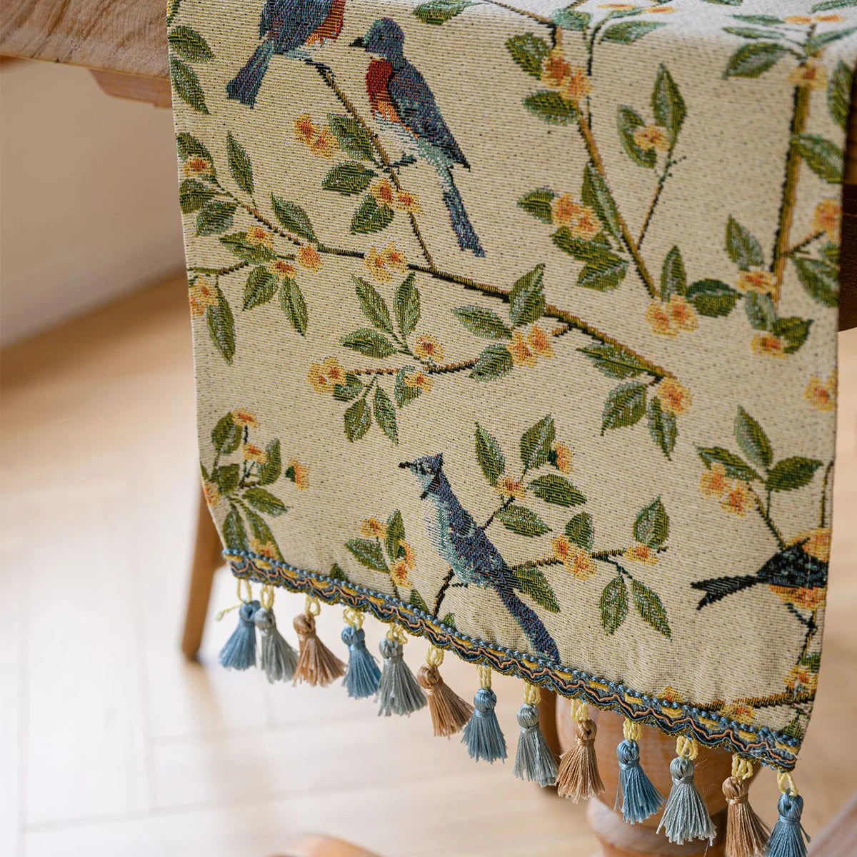 Chemin de table jacquard animal style nordique pompons - vue 6 sur 6