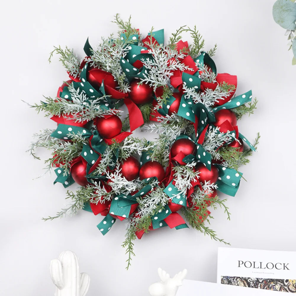 couronne de noël festive avec rubans et boules décoratives - vue 2 sur 8