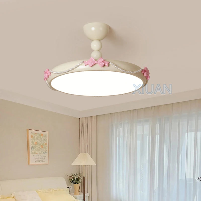 plafonnier romantique pour chambre de princesse en perles - vue 4 sur 12
