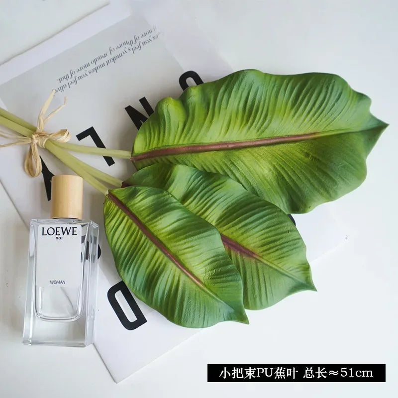 bouquet de feuilles monstera et bananier décoration intérieure mariage - vue 10 sur 10