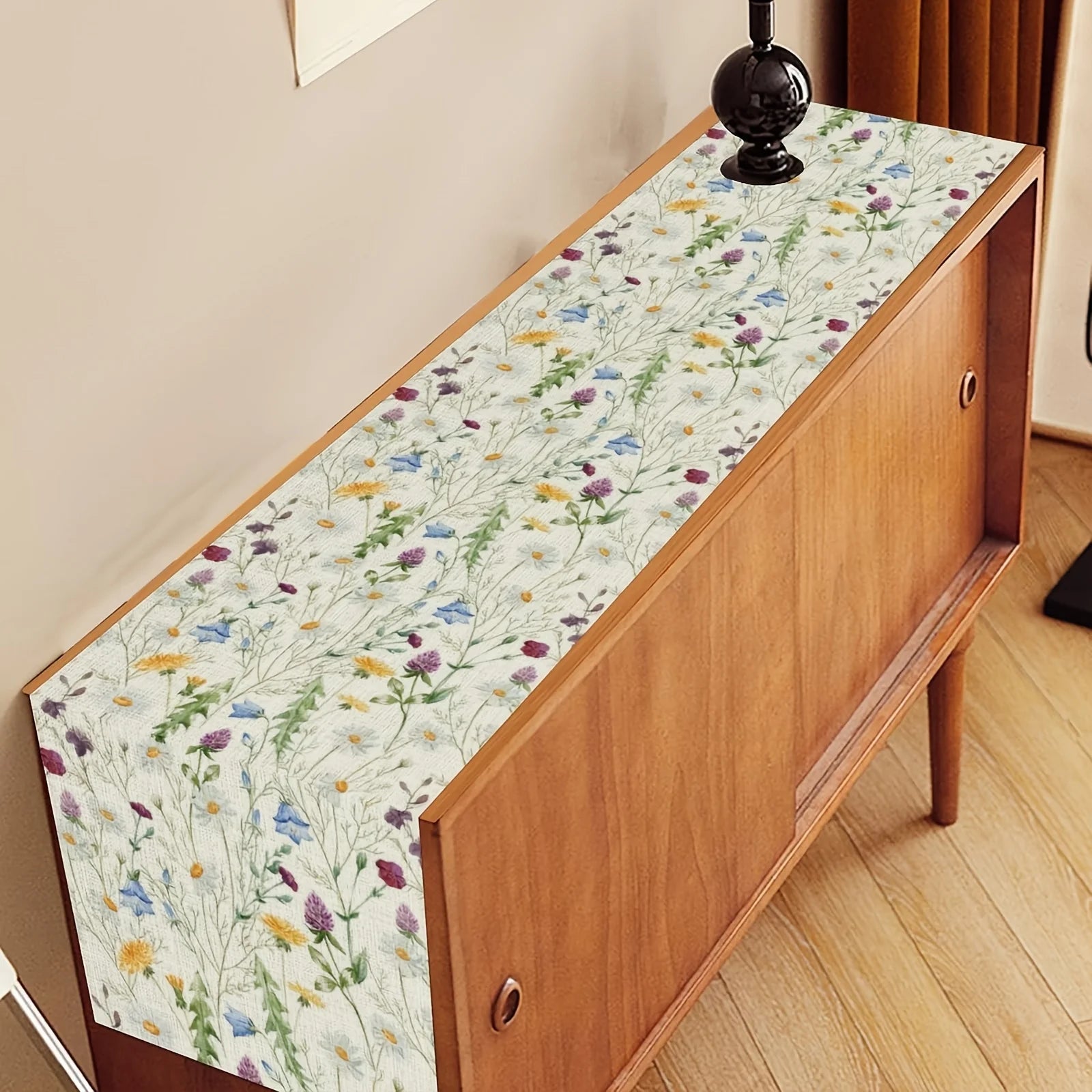 Chemin de table floral aquarelle papillons style printanier - vue 6 sur 7
