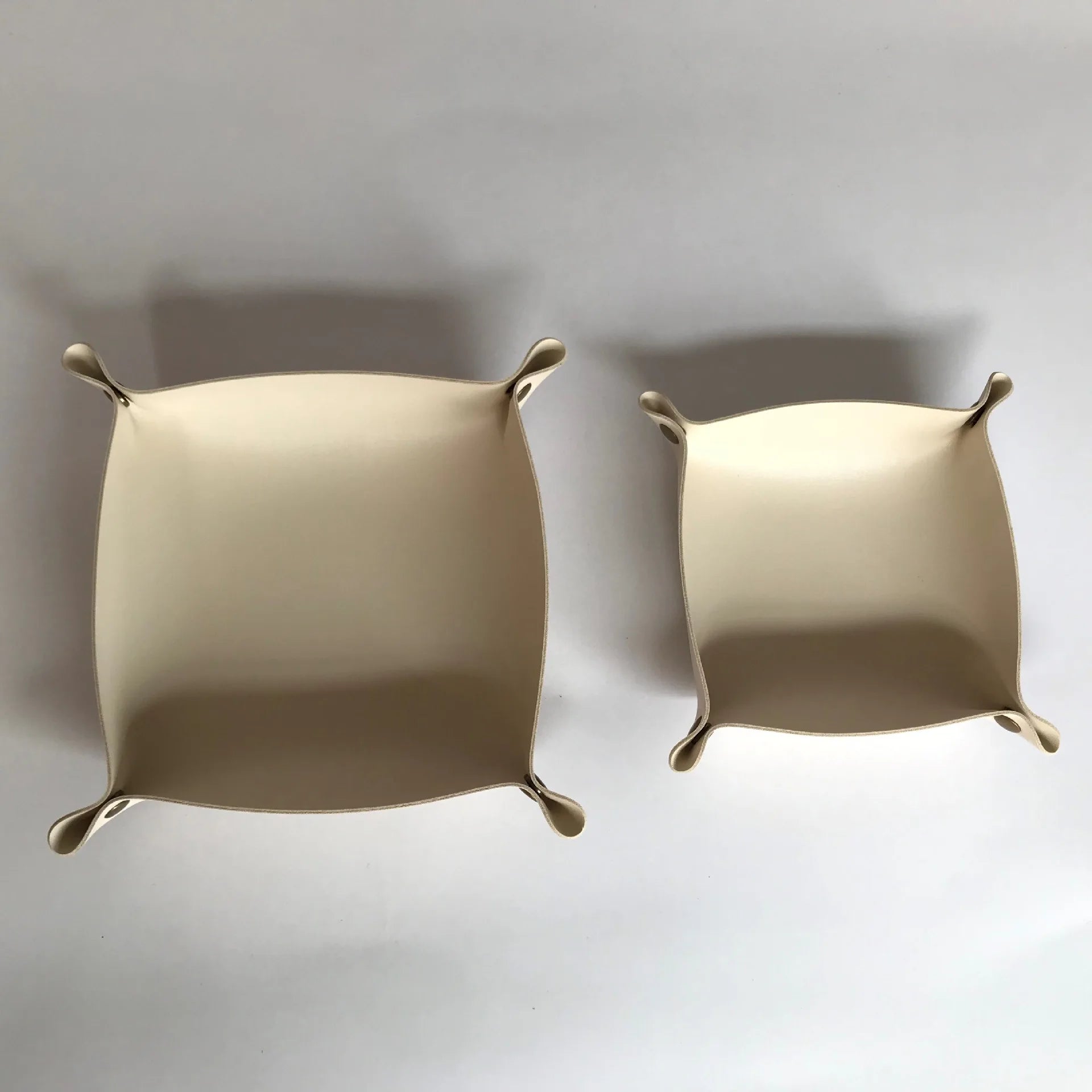 plateau de rangement en cuir pour bureau pliant décoratif - vue 10 sur 14