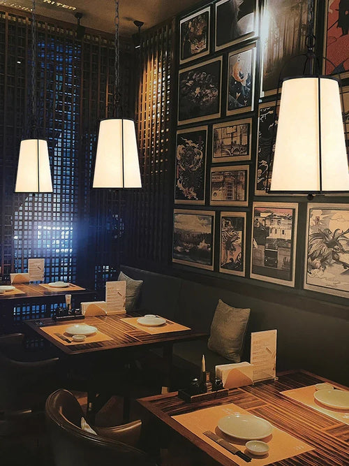 suspension dorée et noire pour restaurant japonais moderne - vue 4 sur 9