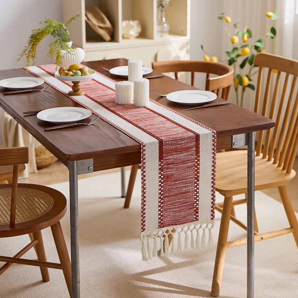 Chemin de table boheme rayures rouge beige pompons - vue 4 sur 7