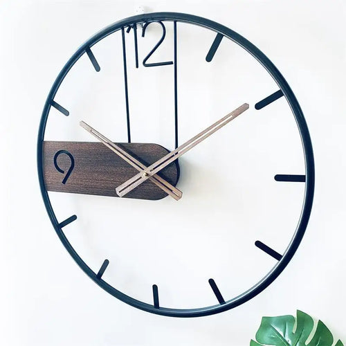 horloge suspendue en fer créative au design nordique - vue 4 sur 4