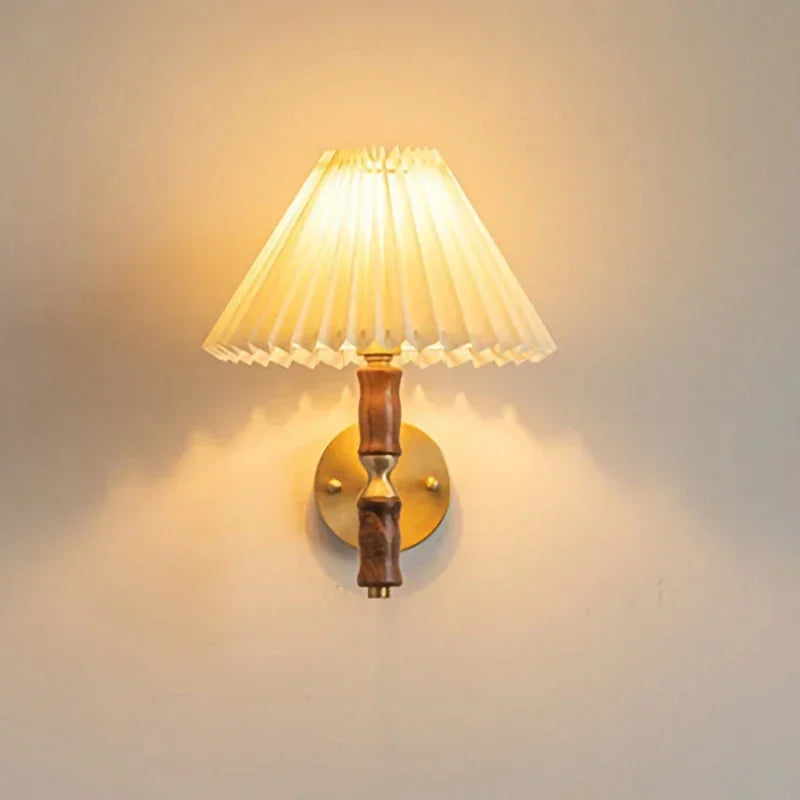 applique murale nordique led avec abat-jour en tissu et bois - vue 4 sur 7