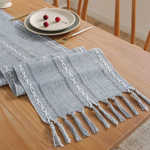 Chemin de table bohème brodé pompons tissés main - vue 5 sur 7