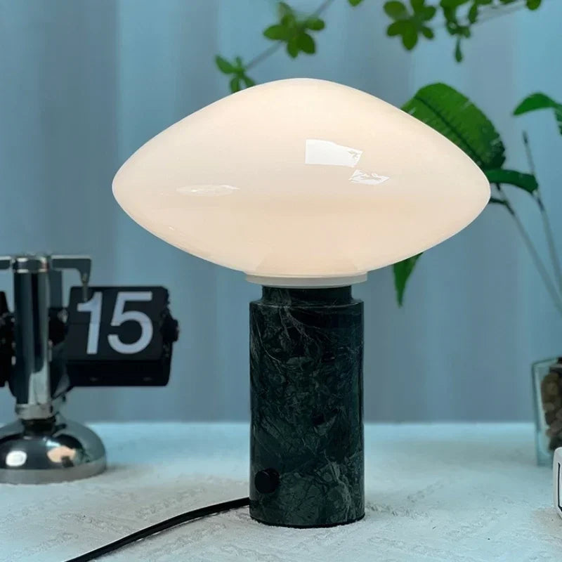 lampe à poser en marbre avec boule de verre design danois - vue 2 sur 8