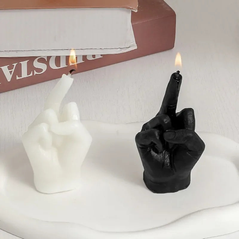 bougie parfumée originale en forme de doigt du milieu décorative - vue 4 sur 8