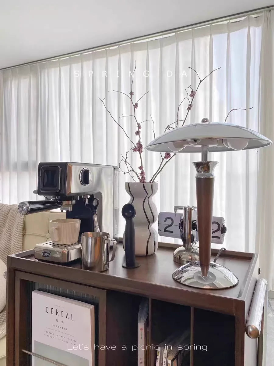lampe de bureau style industriel en bois et fer - vue 3 sur 8