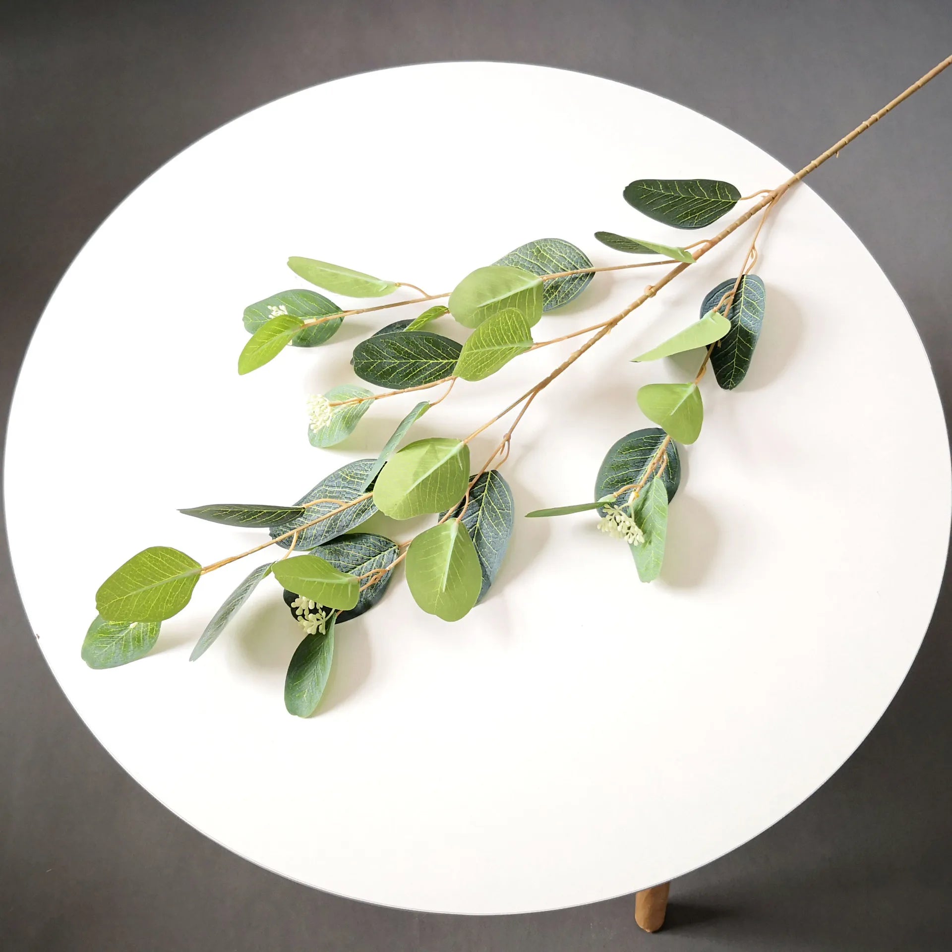 branches de feuilles d'eucalyptus en soie artificielle pour décoration florale - vue 10 sur 17