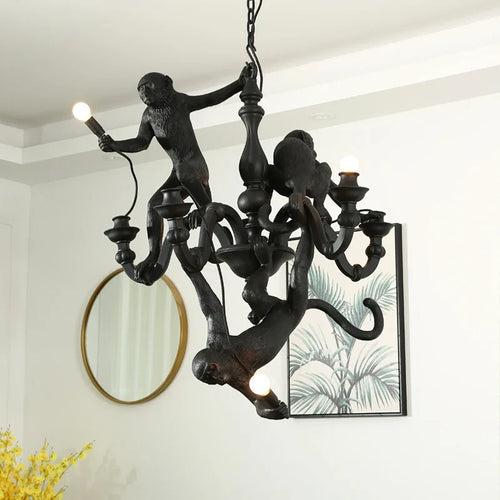 plafonnier led suspendu en résine avec singe grimpant design animal créatif nordique - vue 3 sur 7