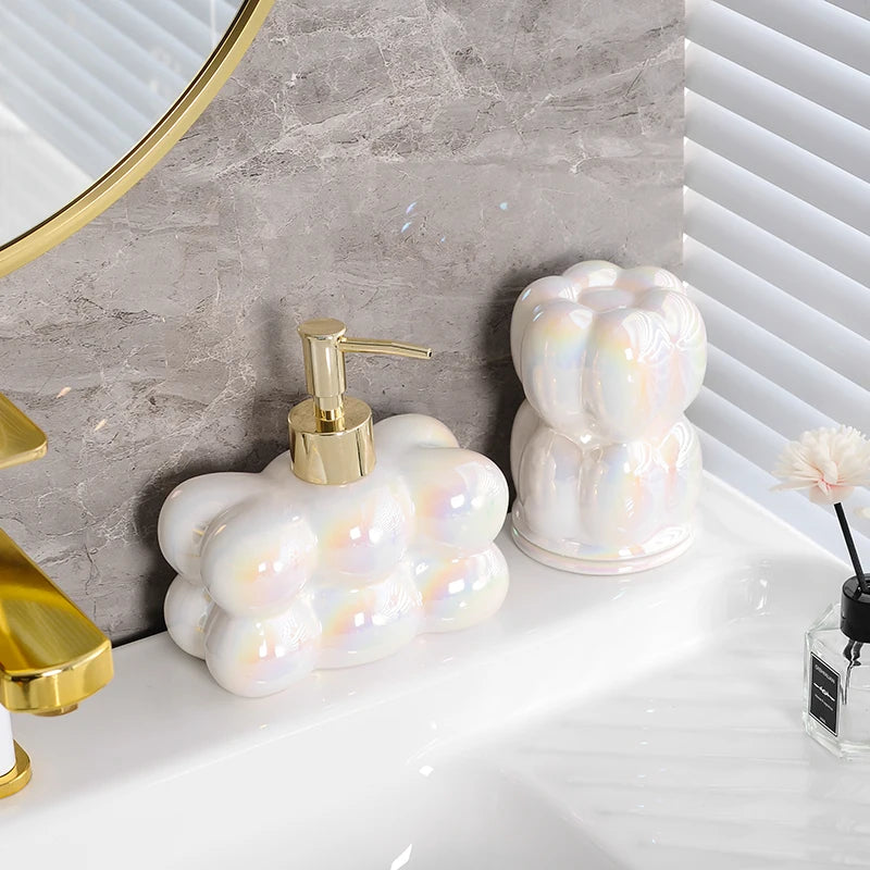accessoires de bain en céramique pour une salle élégante - vue 19 sur 21