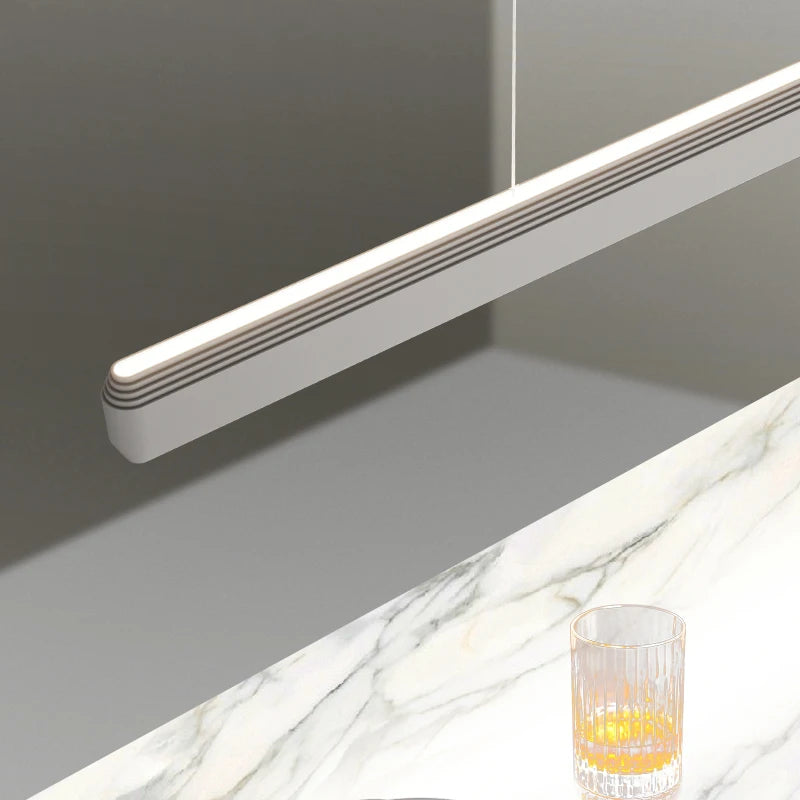 lustre suspendu au design moderne et luxueux - vue 6 sur 14