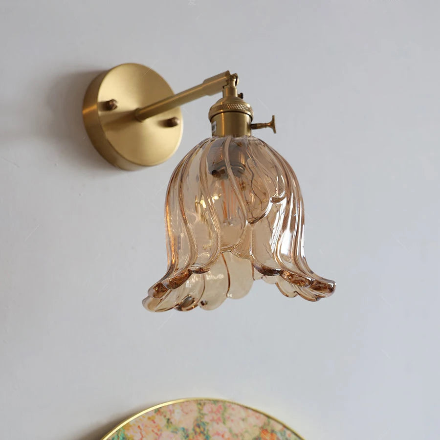 applique murale moderne en verre et laiton réglable pour intérieur élégant - vue 5 sur 12