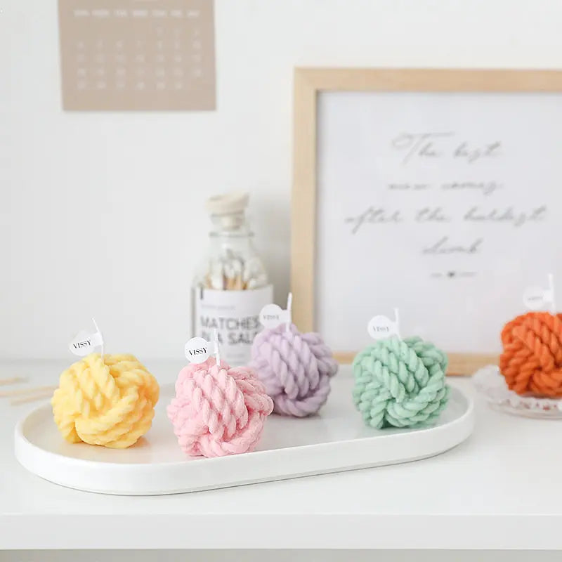 bougie parfumée en forme de boule en cire de soja décorative et mignonne - vue 3 sur 14
