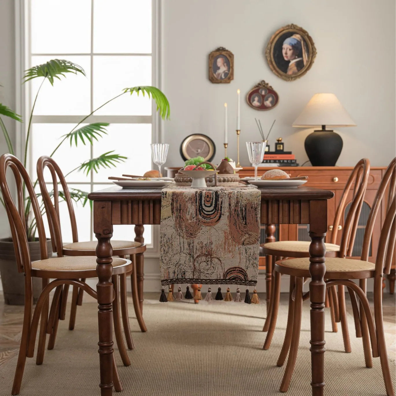 Chemin de table vert jacquard floral pompons campagne