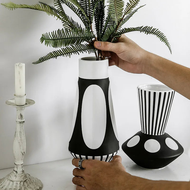 vase créatif nordique style abstrait pour arrangement floral - vue 3 sur 12