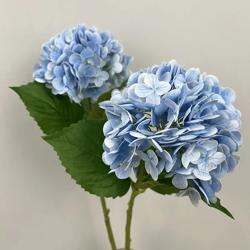 décoration de mariage fleurs artificielles hortensias et roses rouges - vue 10 sur 15