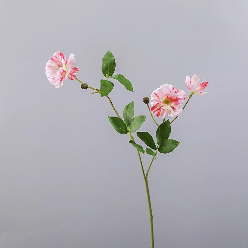 petites fleurs en soie réalistes pour décorations et événements