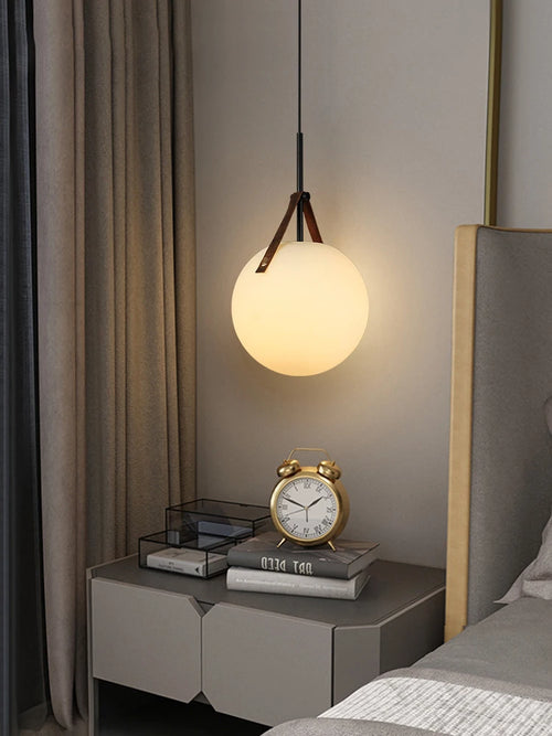suspension boule de verre en cuir de luxe moderne - vue 2 sur 7