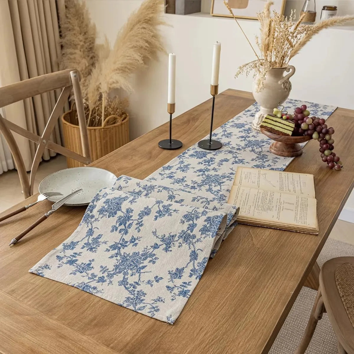 Chemin de table motif porcelaine florale style asiatique - vue 5 sur 6