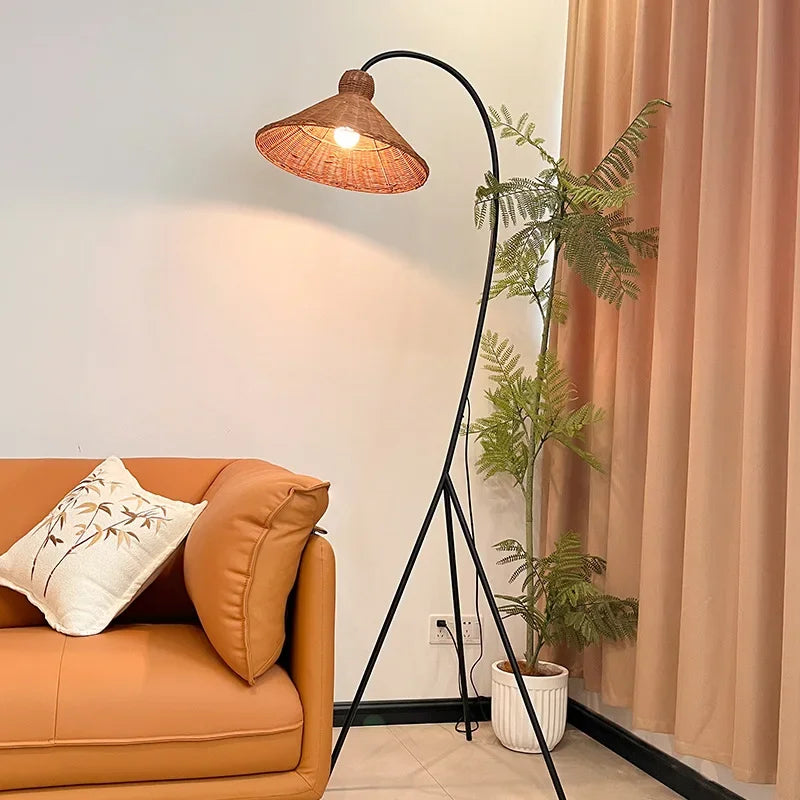 Nordic Tripod Floor Lamp with Rattan Shade Standing Light for Living Room Bedroom - vue 6 sur 7