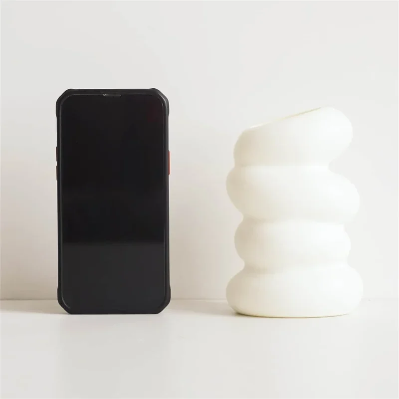 vase en spirale en plastique pour décoration créative de fleurs - vue 3 sur 6