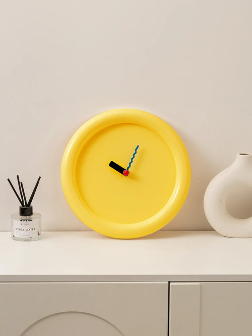 horloge murale style memphis pour décoration intérieure - vue 3 sur 10