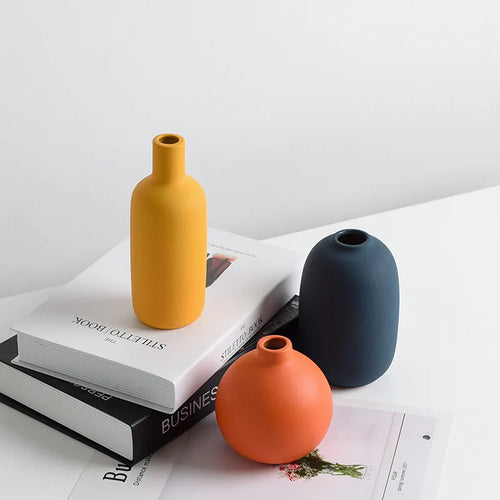 petit vase en céramique décoratif moderne pour fleurs - vue 3 sur 7