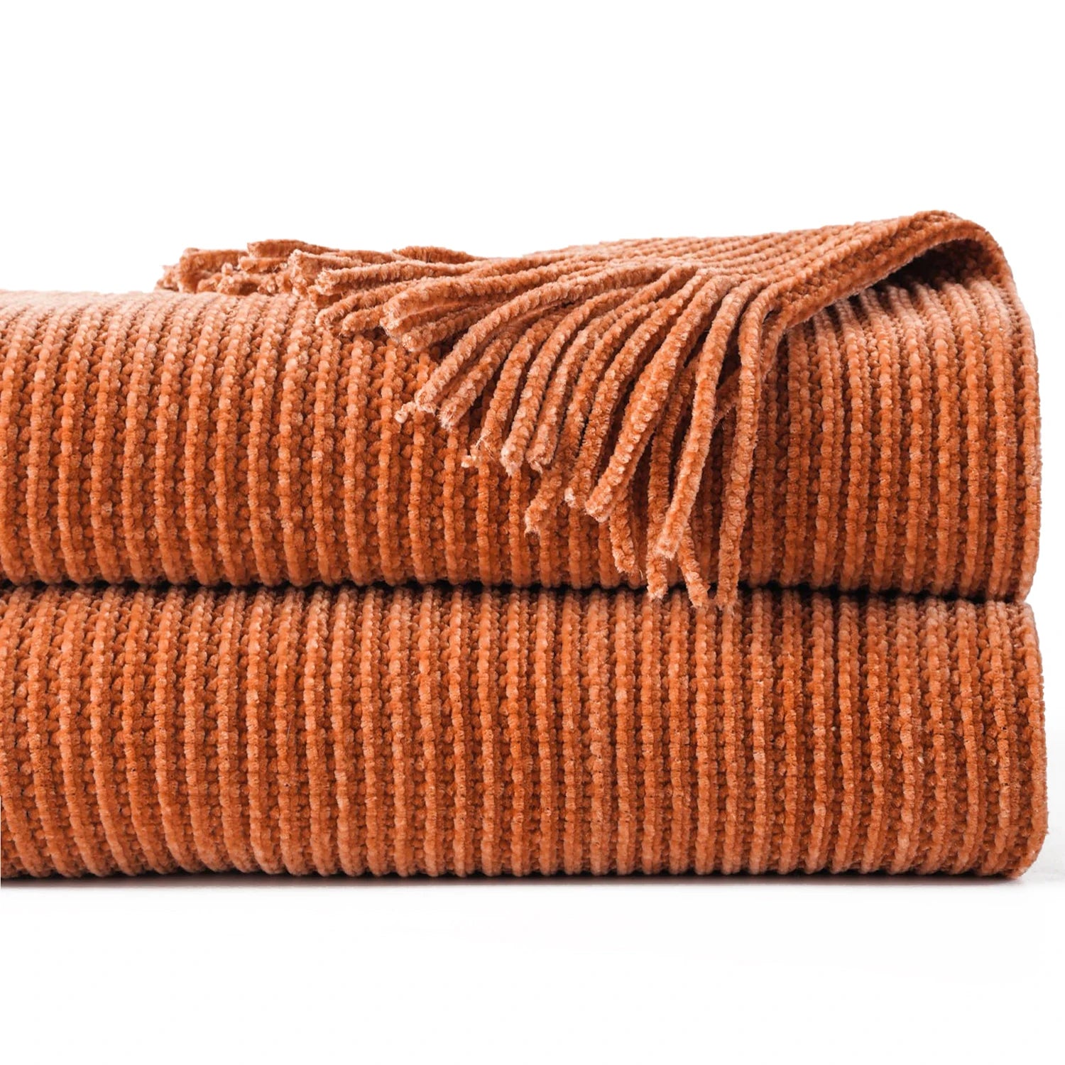 Plaid chenille motif carreaux pompons decoration salon chambre