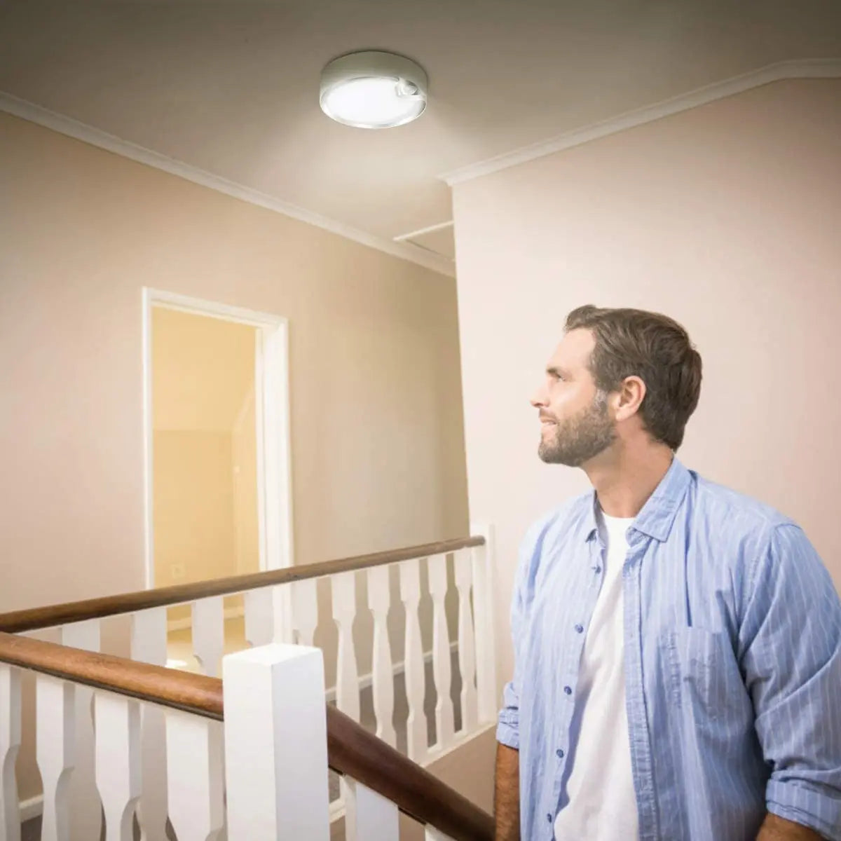 Motion Sensor Ceiling Light Battery Operated,80 LED Ultra Bright Motion Activated Indoor Light for Home Daylight - vue 3 sur 6