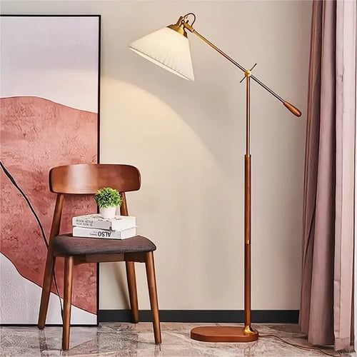 Lampadaire nordique en bois massif - vue 3 sur 8