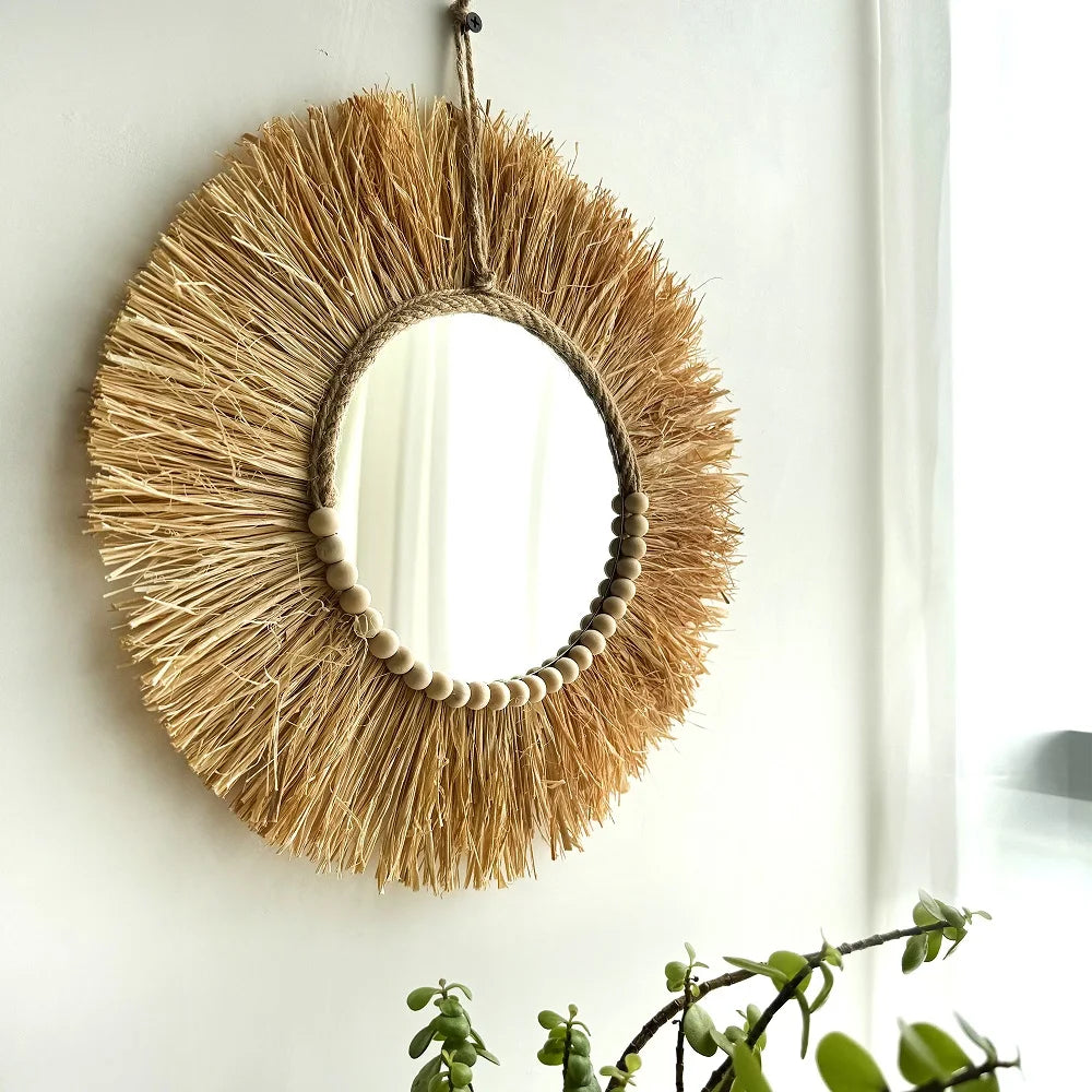 miroir mural bohème en raphia fait main avec perles en bois - vue 5 sur 5
