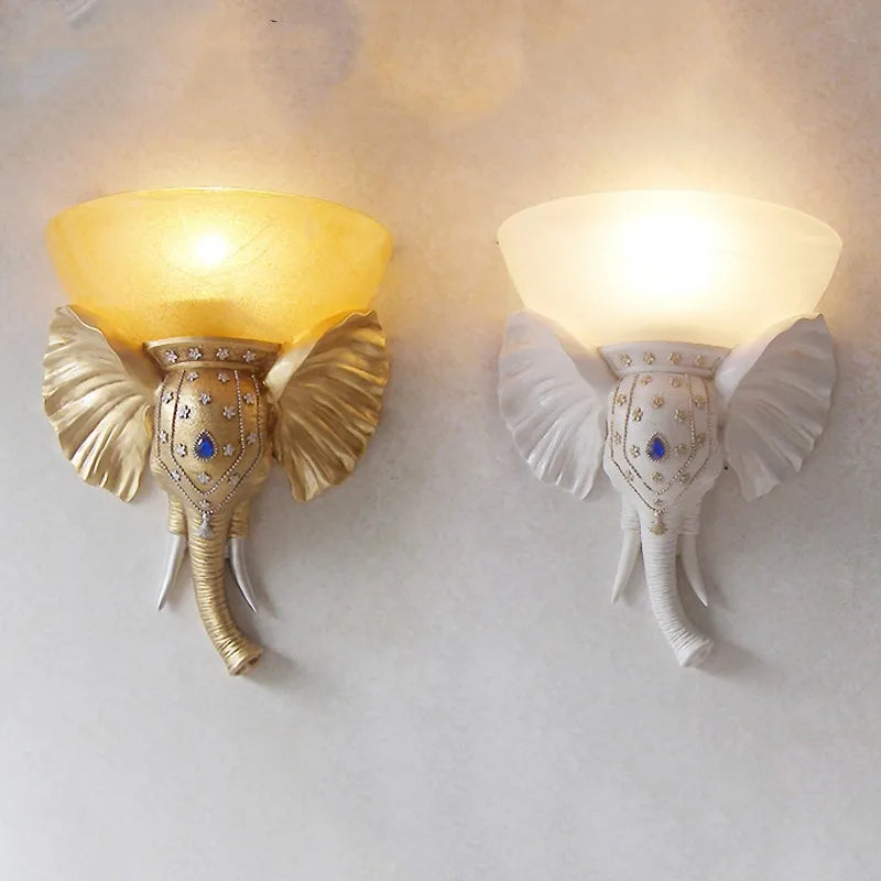 applique murale éléphant en verre et résine décorative - vue 3 sur 10